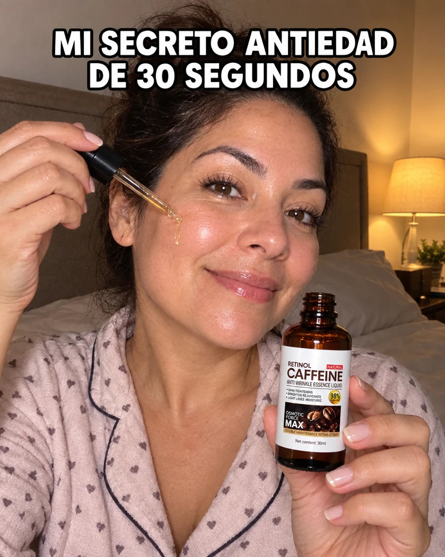 mujer en pijama sobre la cama aplicándose el sérum de retinol y cafeína con el gotero antes de dormir