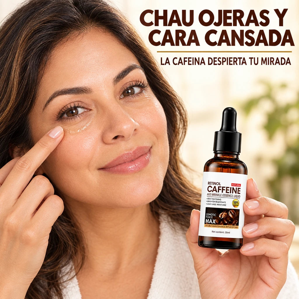 mujer sonriendo sosteniendo el sérum mientras se aplica una gota bajo el ojo para despertar la mirada