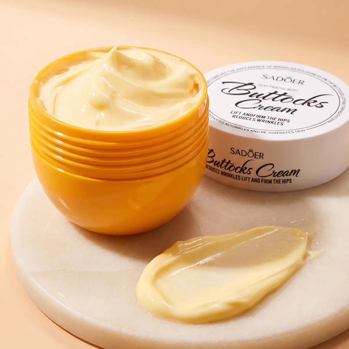 Textura batida de la crema para glúteos SADOER
